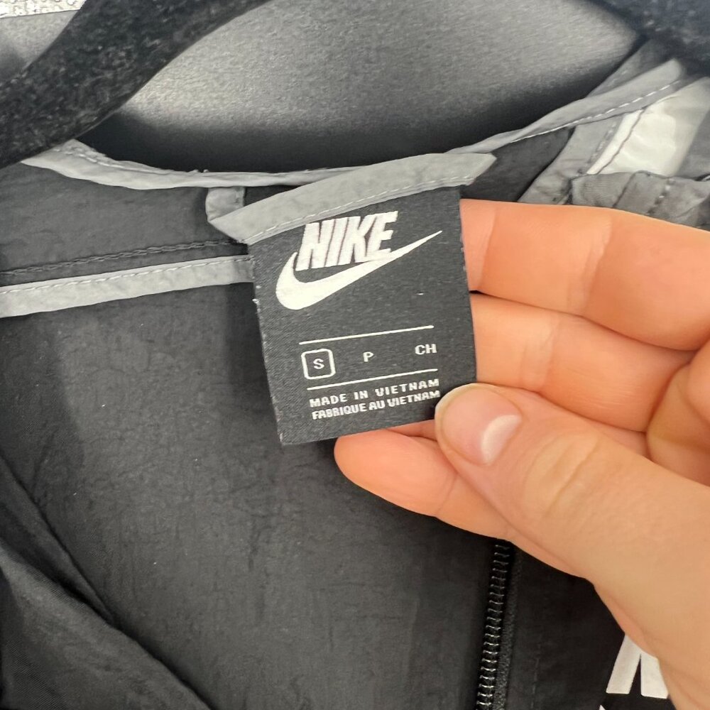 Nike jacket/windbreaker - Picture 4 of 8